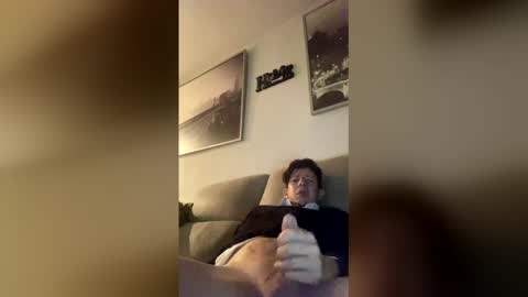 Snapshot of rogerbenid81 chatting on 02/08/26, 01:53 rogerbenid81 online show from 02/08/26, 01:53