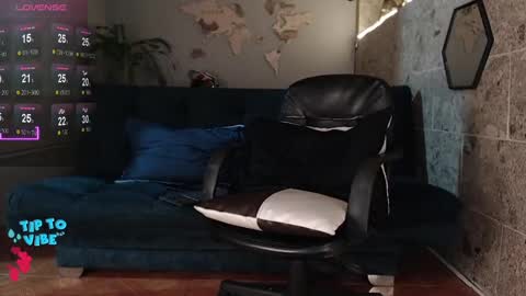 Snapshot of rogert_xx chatting on 02/18/25, 01:54 Rogert online show from 02/18/25, 01:54