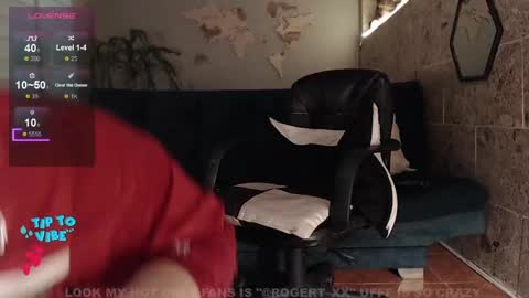 Snapshot of rogert_xx chatting on 03/04/25, 02:06 Rogert online show from 03/04/25, 02:06