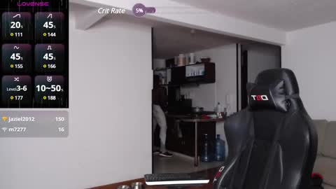 Snapshot of rogger_physique chatting on 01/21/25, 05:38 Rogger online show from 01/21/25, 05:38