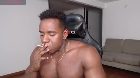 Snapshot of rogger_physique chatting on 02/07/25, 04:06 Rogger online show from 02/07/25, 04:06