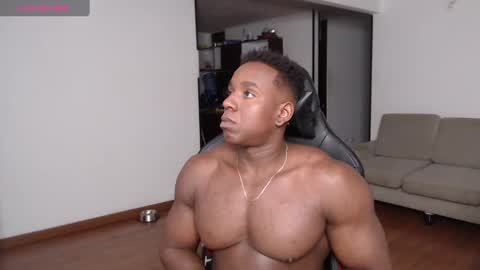 Snapshot of rogger_physique chatting on 02/12/25, 04:33 Rogger online show from 02/12/25, 04:33