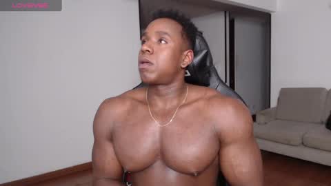 Snapshot of rogger_physique chatting on 02/22/25, 03:45 Rogger online show from 02/22/25, 03:45