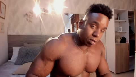 Snapshot of rogger_physique chatting on 03/31/26, 06:58 Rogger online show from 03/31/26, 06:58