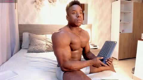 Snapshot of rogger_physique chatting on 04/20/26, 10:11 Rogger online show from 04/20/26, 10:11