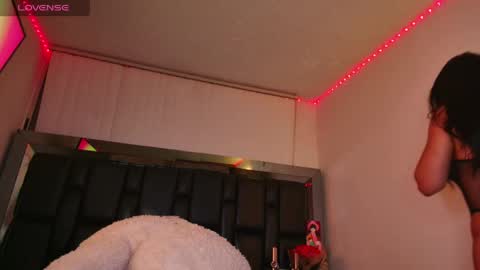 Snapshot of rohanalan_ chatting on 04/13/26, 03:01 Sof online show from 04/13/26, 03:01