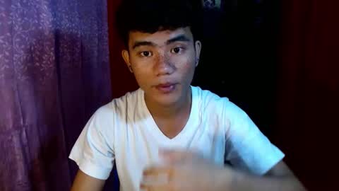 Snapshot of roianboyyy chatting on 05/26/26, 10:28 roianboyyy online show from 05/26/26, 10:28