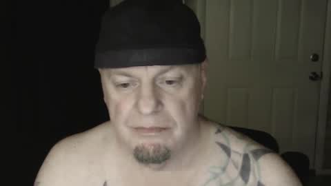 Snapshot of roinaz chatting on 12/11/24, 04:31 roinaz online show from 12/11/24, 04:31