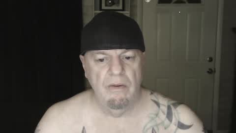 Snapshot of roinaz chatting on 12/28/24, 08:15 roinaz online show from 12/28/24, 08:15