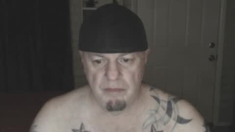 Snapshot of roinaz chatting on 01/18/25, 05:31 roinaz online show from 01/18/25, 05:31