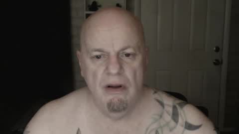 Snapshot of roinaz chatting on 02/20/25, 02:40 roinaz online show from 02/20/25, 02:40