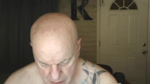 Snapshot of roinaz chatting on 06/22/26, 05:37 roinaz online show from 06/22/26, 05:37