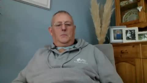 Snapshot of rokard121 chatting on 01/10/25, 10:17 rokard121 online show from 01/10/25, 10:17