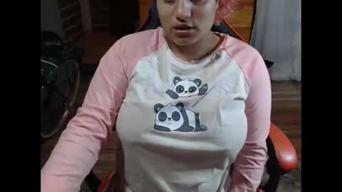 Snapshot of rokyhilary chatting on 03/17/26, 01:10 jesabel online show from 03/17/26, 01:10