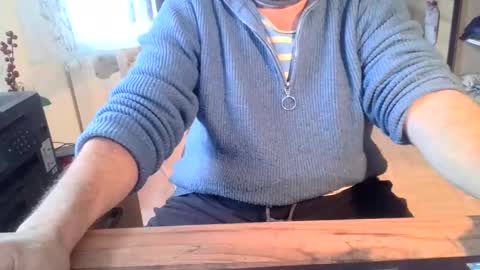 Snapshot of rolandloser1000 chatting on 12/13/24, 01:55 rolandloser1000 online show from 12/13/24, 01:55