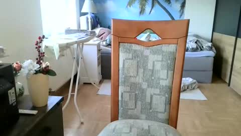 Snapshot of rolandloser1000 chatting on 02/09/25, 09:05 rolandloser1000 online show from 02/09/25, 09:05