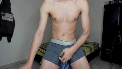 rolling_05 online show from 03/10/26, 03:33