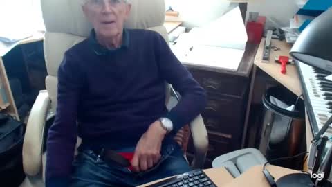 Snapshot of rolydawe chatting on 09/11/25, 03:23 rolydawe online show from 09/11/25, 03:23