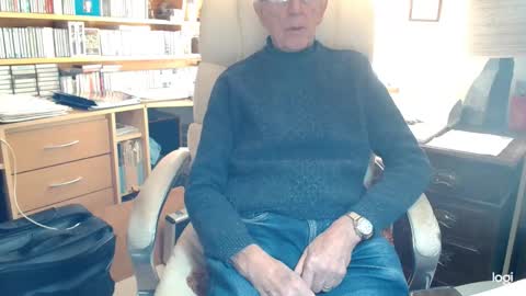 Snapshot of rolydawe chatting on 11/21/25, 11:42 rolydawe online show from 11/21/25, 11:42