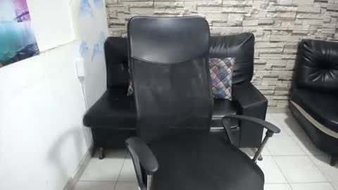 Snapshot of rom_weasley chatting on 10/17/25, 11:02 rom_weasley online show from 10/17/25, 11:02