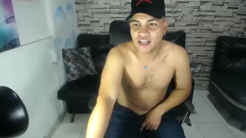 Snapshot of rom_weasley chatting on 10/19/25, 11:22 rom_weasley online show from 10/19/25, 11:22