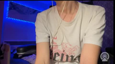 roma305991 online show from 11/18/25, 11:15