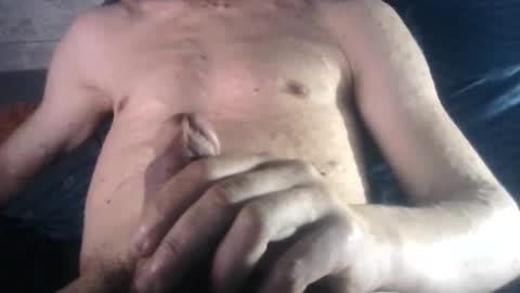 Snapshot of romain954 chatting on 03/24/26, 10:15 romain online show from 03/24/26, 10:15