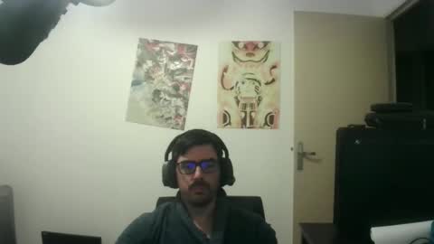 Snapshot of romainb72 chatting on 10/30/25, 06:52 romainb72 online show from 10/30/25, 06:52