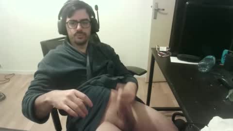 Snapshot of romainb72 chatting on 02/05/26, 01:21 romainb72 online show from 02/05/26, 01:21