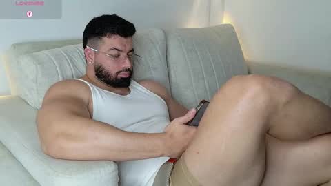 Snapshot of roman_lux chatting on 11/26/25, 07:42 Roman Lux online show from 11/26/25, 07:42