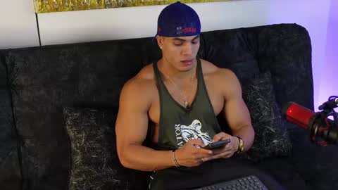 romano_kentt12 online show from 11/17/25, 06:19