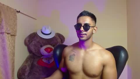 Roman online show from 01/31/25, 01:33