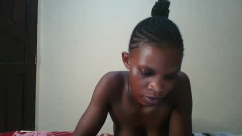 Snapshot of romantic2u4 chatting on 02/17/25, 09:46 Emma online show from 02/17/25, 09:46