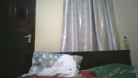 Snapshot of romantic2u4 chatting on 02/20/25, 05:12 Emma online show from 02/20/25, 05:12