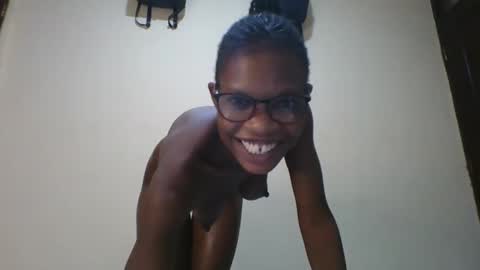 Snapshot of romantic2u4 chatting on 02/26/25, 02:59 Emma online show from 02/26/25, 02:59