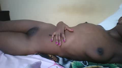 Snapshot of romantic2u4 chatting on 09/10/25, 06:08 Emma online show from 09/10/25, 06:08