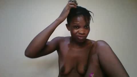 Snapshot of romantic2u4 chatting on 09/29/25, 03:00 Emma online show from 09/29/25, 03:00