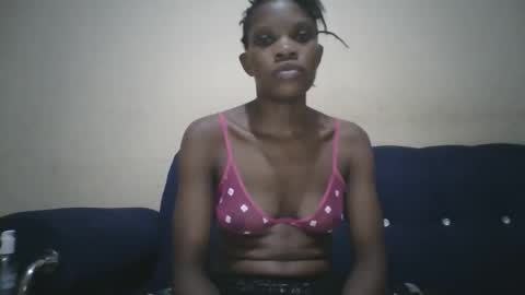 Snapshot of romantic2u4 chatting on 10/05/25, 10:18 Emma online show from 10/05/25, 10:18