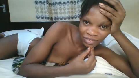 Snapshot of romantic2u4 chatting on 11/01/25, 04:25 Emma online show from 11/01/25, 04:25