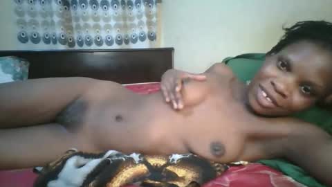 Snapshot of romantic2u4 chatting on 11/18/25, 08:24 Emma online show from 11/18/25, 08:24