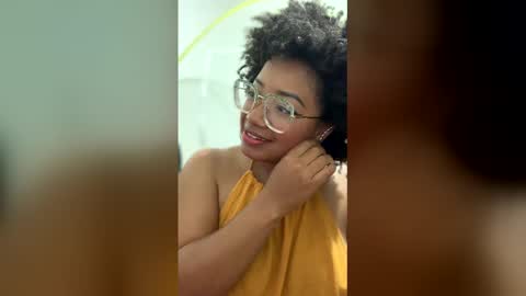 Snapshot of romantic_stargirl chatting on 01/08/26, 05:15 Is A Belle online show from 01/08/26, 05:15