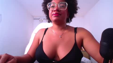 Snapshot of romantic_stargirl chatting on 01/09/26, 03:26 Is A Belle online show from 01/09/26, 03:26