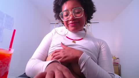 Snapshot of romantic_stargirl chatting on 01/10/26, 04:25 Is A Belle online show from 01/10/26, 04:25