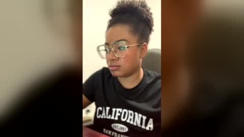 Snapshot of romantic_stargirl chatting on 03/12/26, 03:40 Is A Belle online show from 03/12/26, 03:40