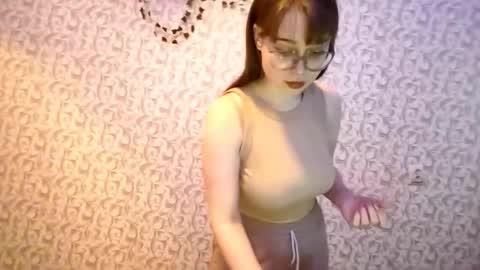 Snapshot of romeliamimozo chatting on 11/21/25, 11:31 Alya online show from 11/21/25, 11:31