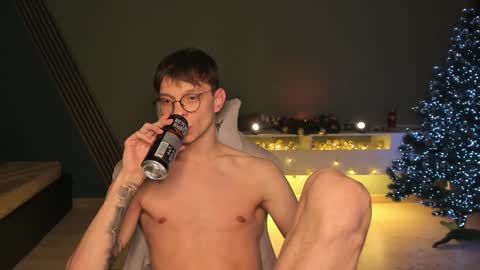 Snapshot of romeo_mercy chatting on 12/28/24, 02:11 Romeo online show from 12/28/24, 02:11