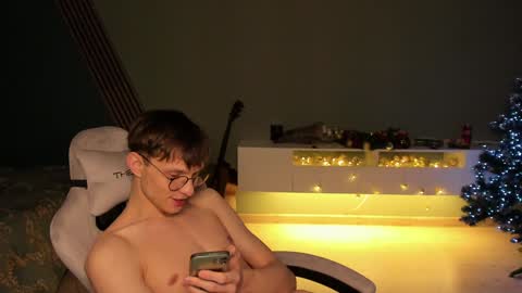 Snapshot of romeo_mercy chatting on 12/29/24, 08:22 Romeo online show from 12/29/24, 08:22