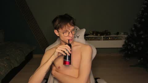 Snapshot of romeo_mercy chatting on 01/06/25, 10:13 Romeo online show from 01/06/25, 10:13