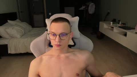 Snapshot of romeo_mercy chatting on 02/11/25, 04:13 Romeo online show from 02/11/25, 04:13