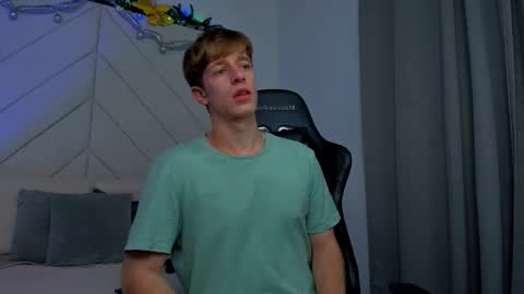 Snapshot of romeo_ricci1 chatting on 12/22/25, 05:26 Romeo Ricci online show from 12/22/25, 05:26